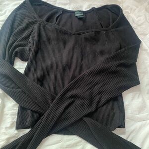 low cut long sleeve crop top